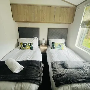 Hideaway Retreat With Hot Tub York